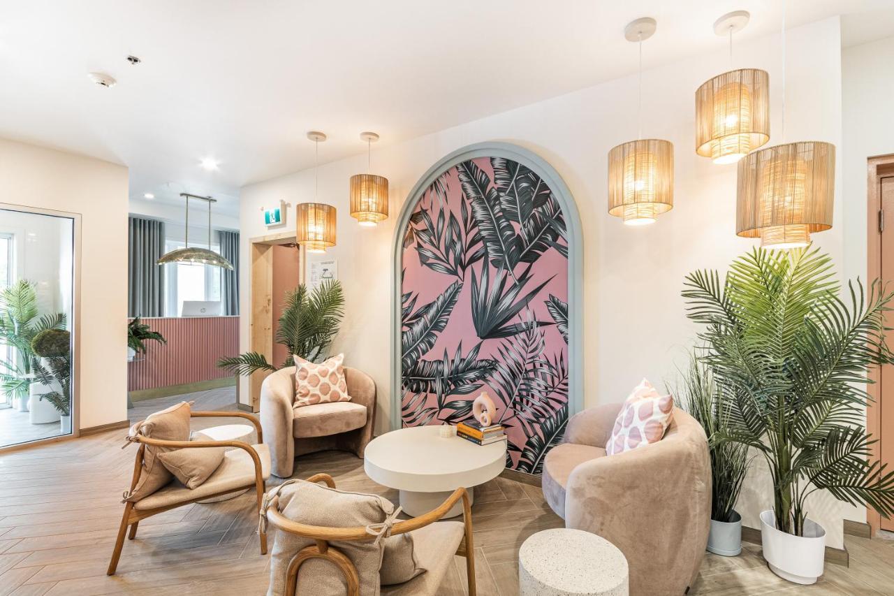 Hotel Le Rosay Venise-en-Québec エクステリア 写真